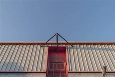 Explorarea durabilității unui sistem de acoperiș metalic cu cusătură în picioare